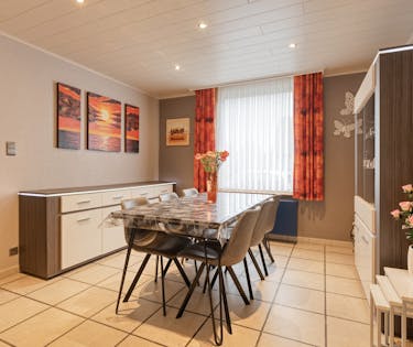 Instapklare gezinswoning met tuin en 4 slpk in Rumbeke