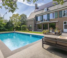 Riante architectenwoning met 6 slaapkamers te koop in Zedelgem