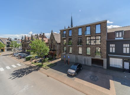 Appartement met 2 slaapkamers en riant dakterras te koop in centrum Veurne