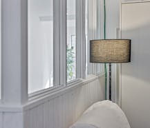 Ruim handelsgelijkvloers (ca 96m²) te huur centrum Antwerpen