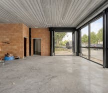 Nieuwbouwmagazijn van ca. 200 m² met kantoor in Wevelgem