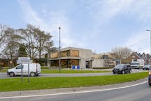 Kantoorgebouw op toplocatie met private parking