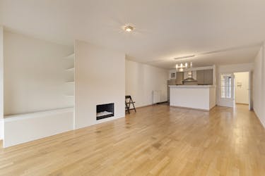 Ruim appartement met 3 slaapkamers en garage te koop