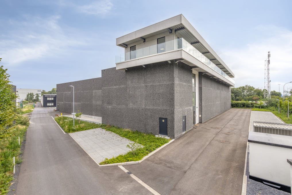 Bedrijfsgebouw te huur in Deerlijk