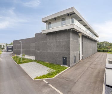 Bedrijfsgebouw te huur in Deerlijk