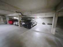 Autostaanplaats gelegen in Strombeek-Bever