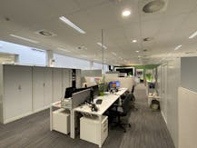 Entrepôt avec bureaux situé au centre de Roeselare 