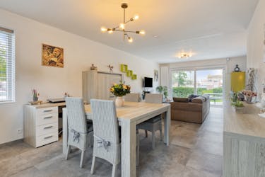 Ready to move in, modern home in a desirable cul-de-sac