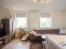 Instapklaar handelspand met woonst te koop op de Boelare in Eeklo