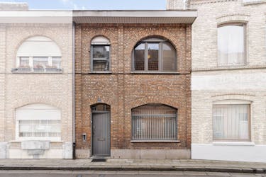 Huis te koop in Ieper centrum met 3 slaapkamers en stadstuin